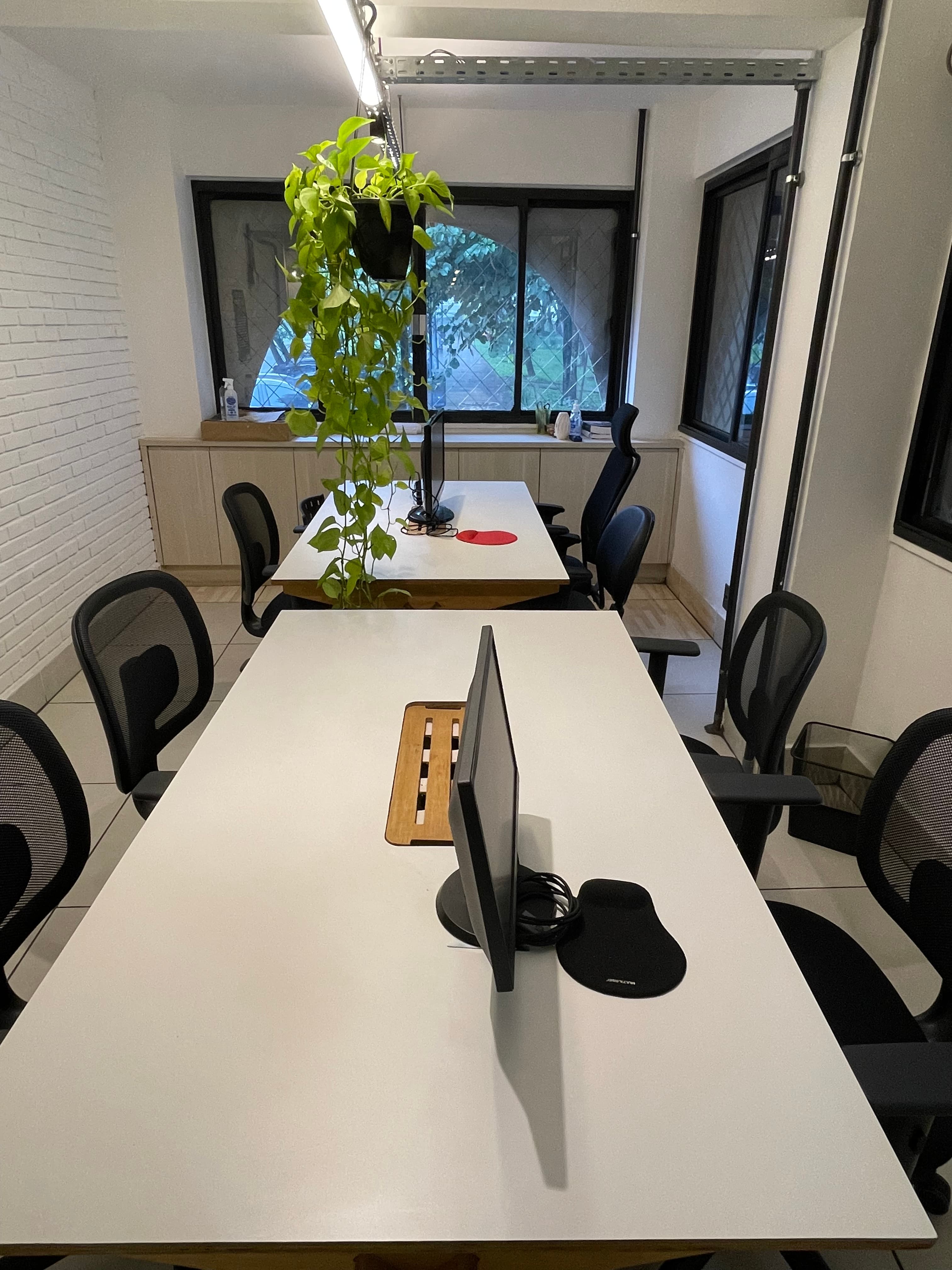 Sala privativa para times pequenos no Manifesto Coworking