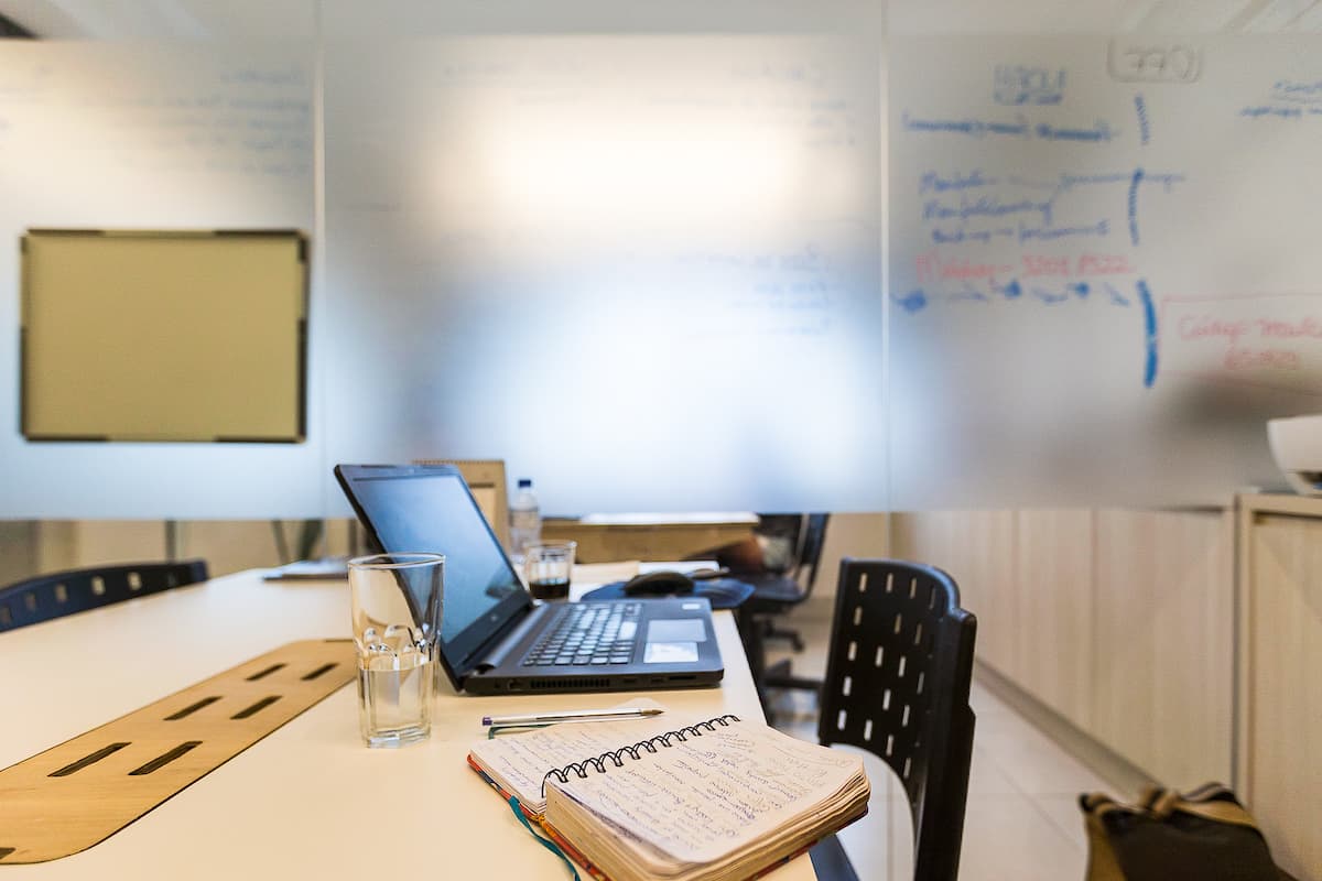 Sala privativa para times no Manifesto Coworking, em Brasília